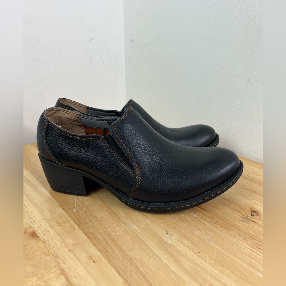 Born Concept Black‎ Pebble Leather Ankle Booties Sz 8